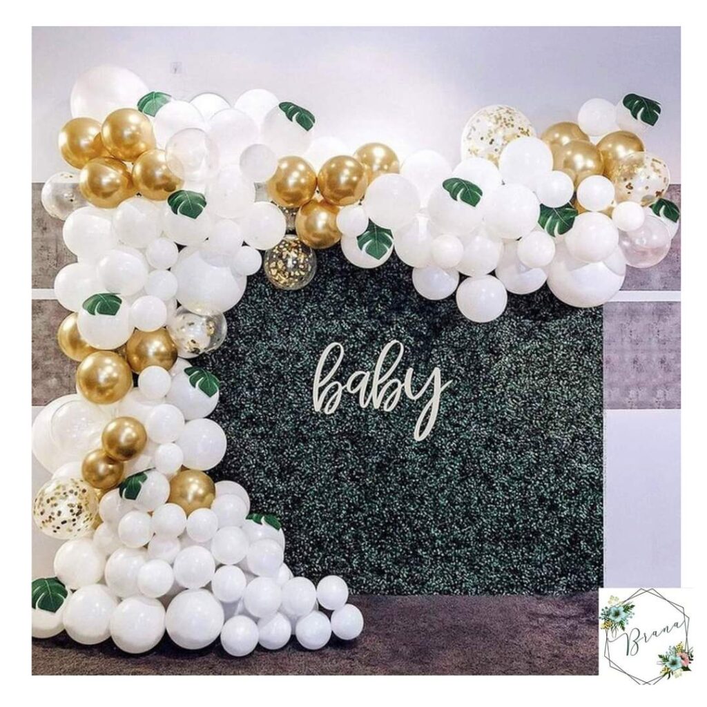 A white and gold balloon arch featuring the keyword "Brana".