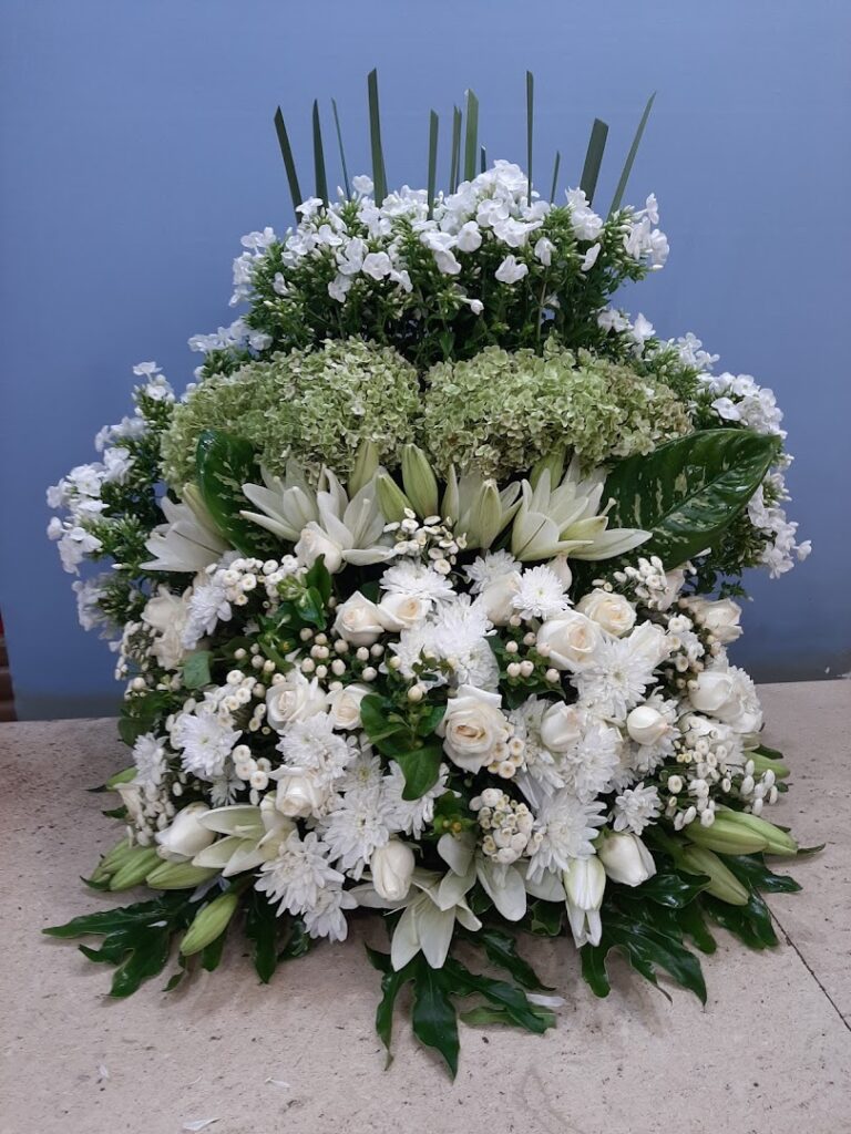 a large bouquet of white flowers