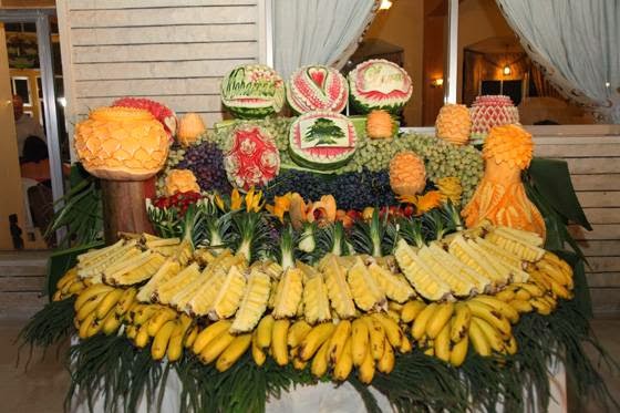 a table full of fruit