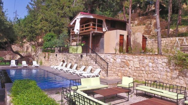 la-cabane-harissa-wedding-venue-pool